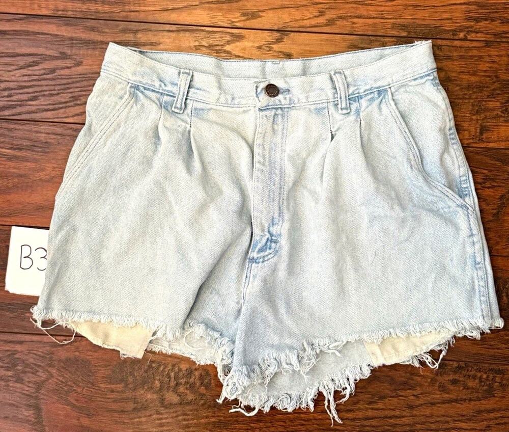 Vintage 90s Wrangler Pleated Denim Cutoff Shorts USA Made Light Wash 31 Waist